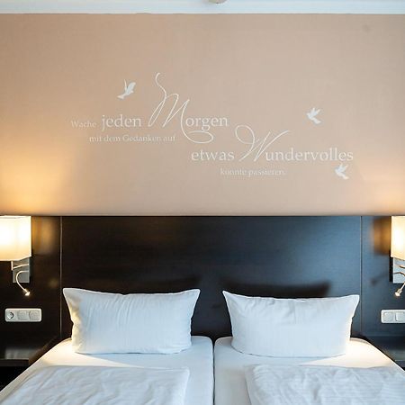 Sleepbeeone Wilhelmshaven Hotel Kültér fotó