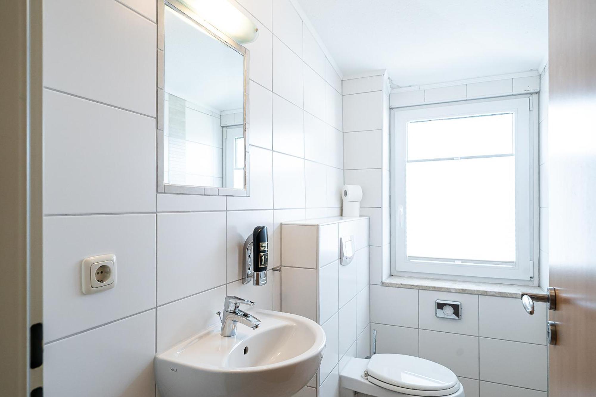 Sleepbeeone Wilhelmshaven Hotel Kültér fotó