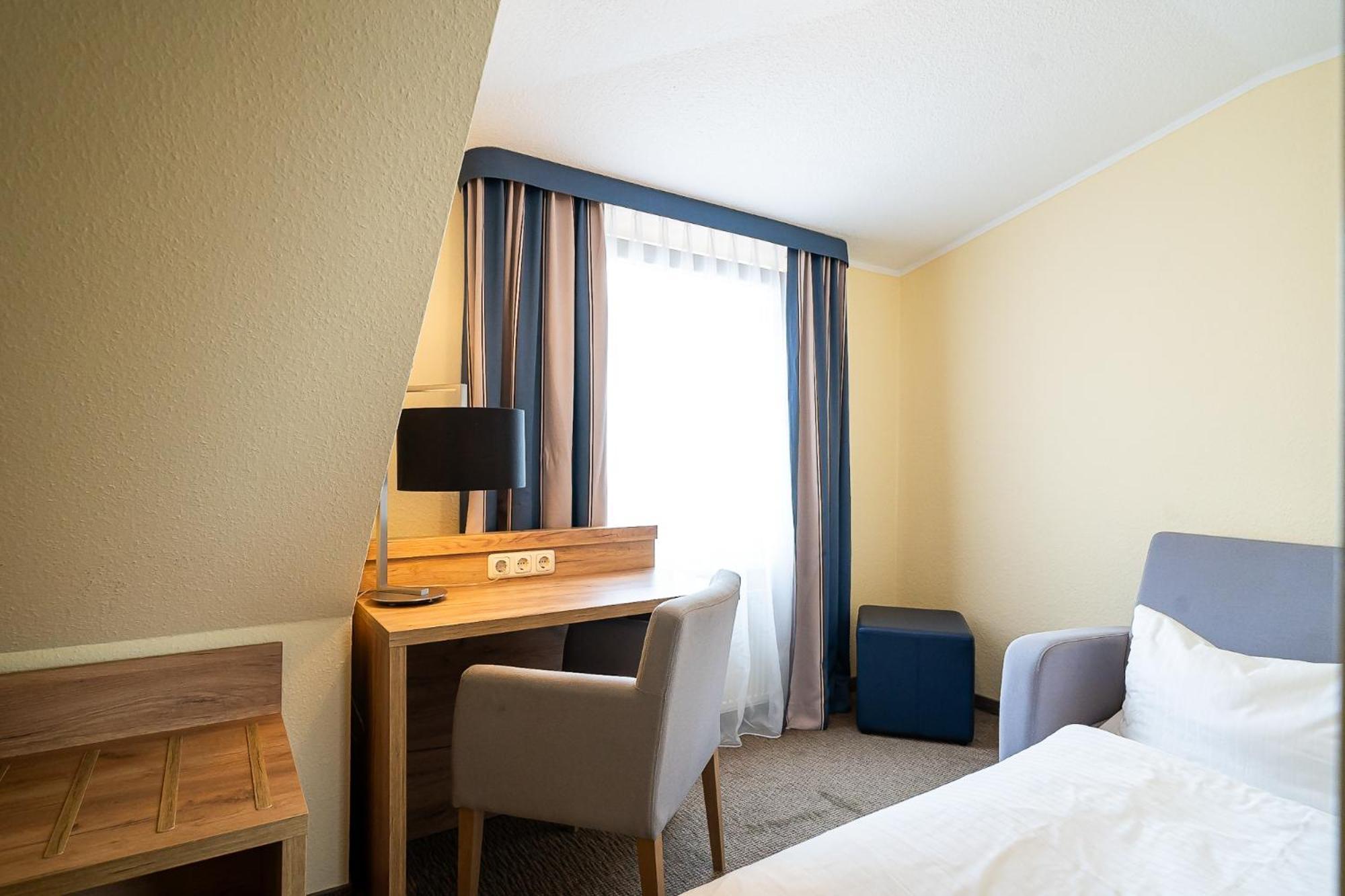 Sleepbeeone Wilhelmshaven Hotel Kültér fotó