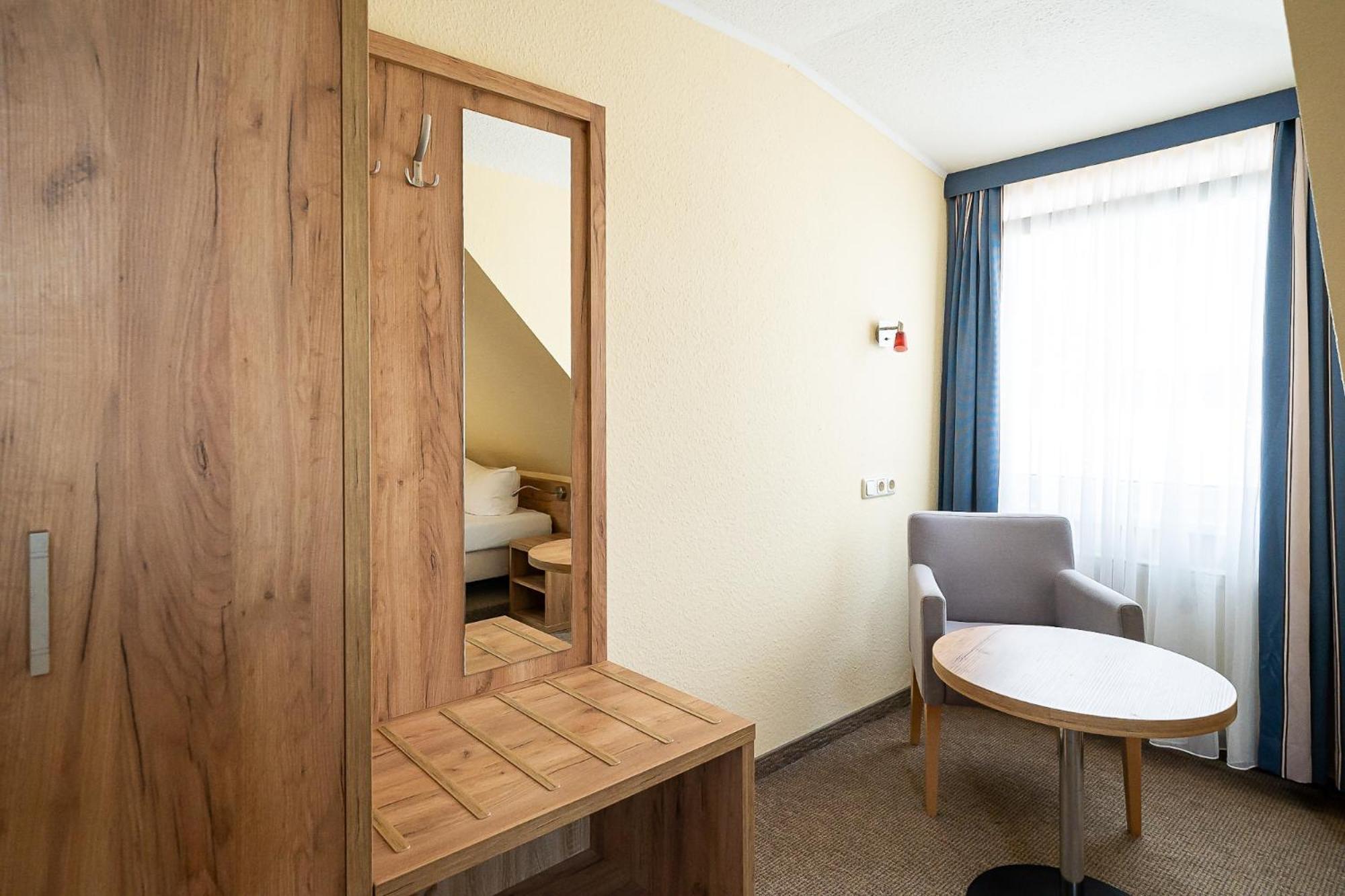 Sleepbeeone Wilhelmshaven Hotel Kültér fotó