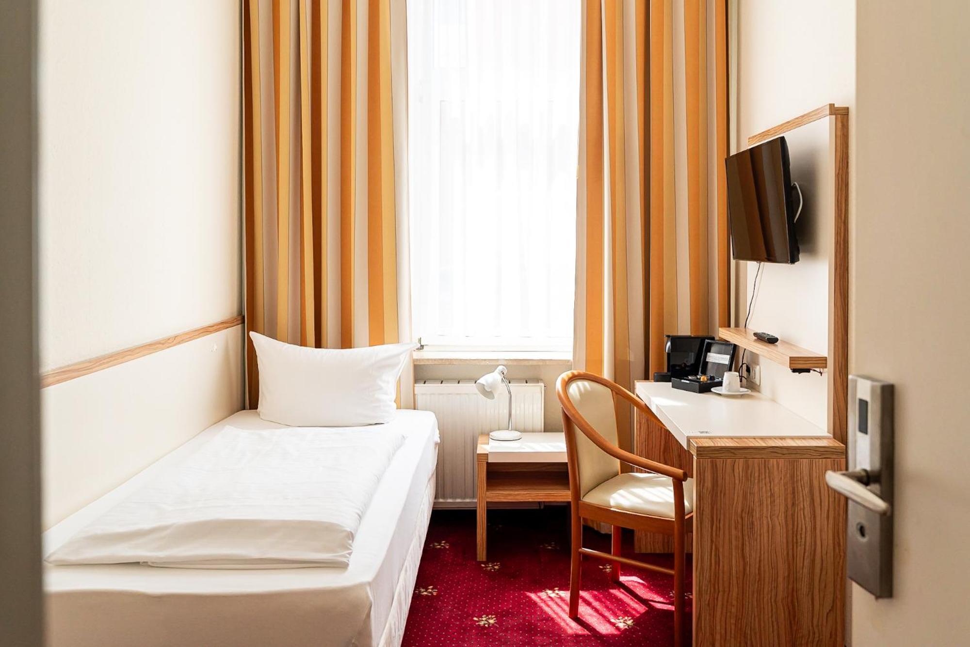 Sleepbeeone Wilhelmshaven Hotel Kültér fotó