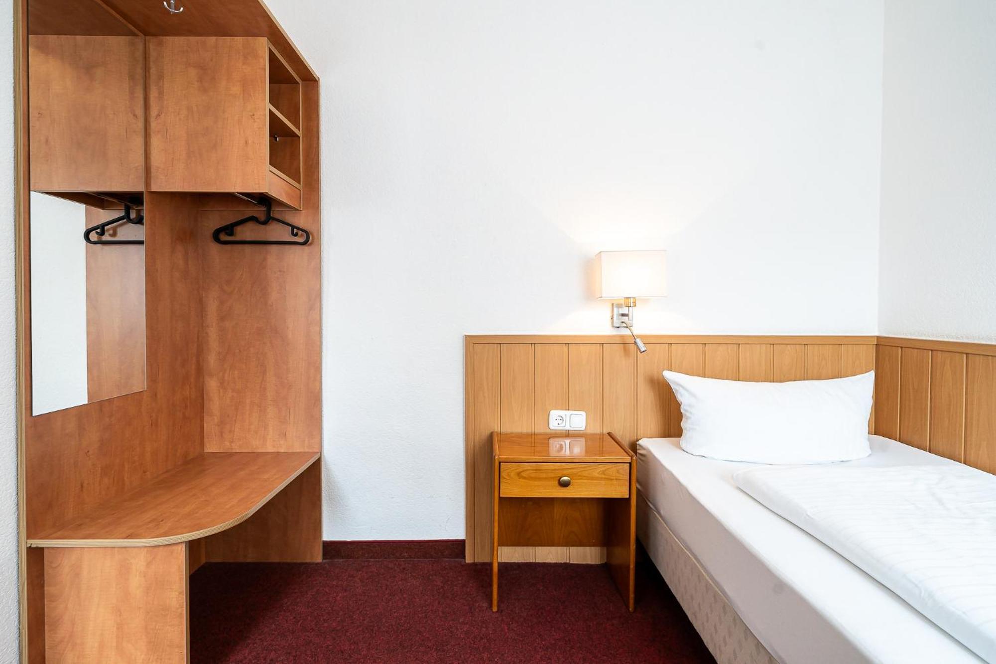 Sleepbeeone Wilhelmshaven Hotel Kültér fotó