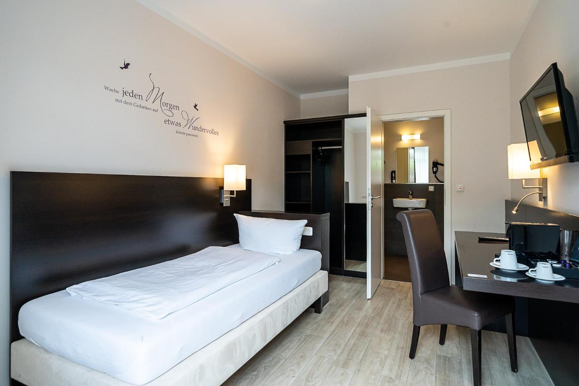 Sleepbeeone Wilhelmshaven Hotel Kültér fotó