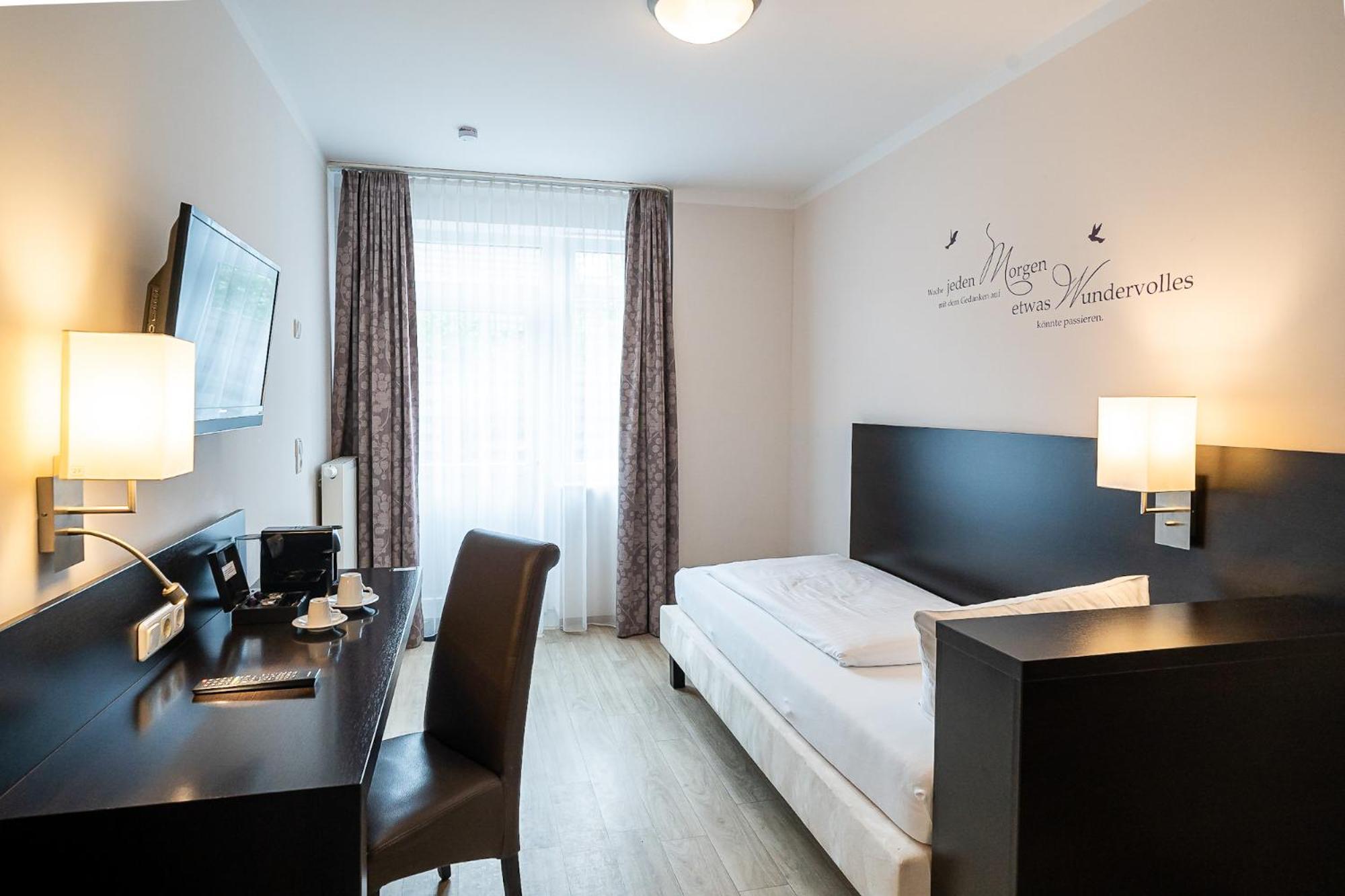 Sleepbeeone Wilhelmshaven Hotel Kültér fotó