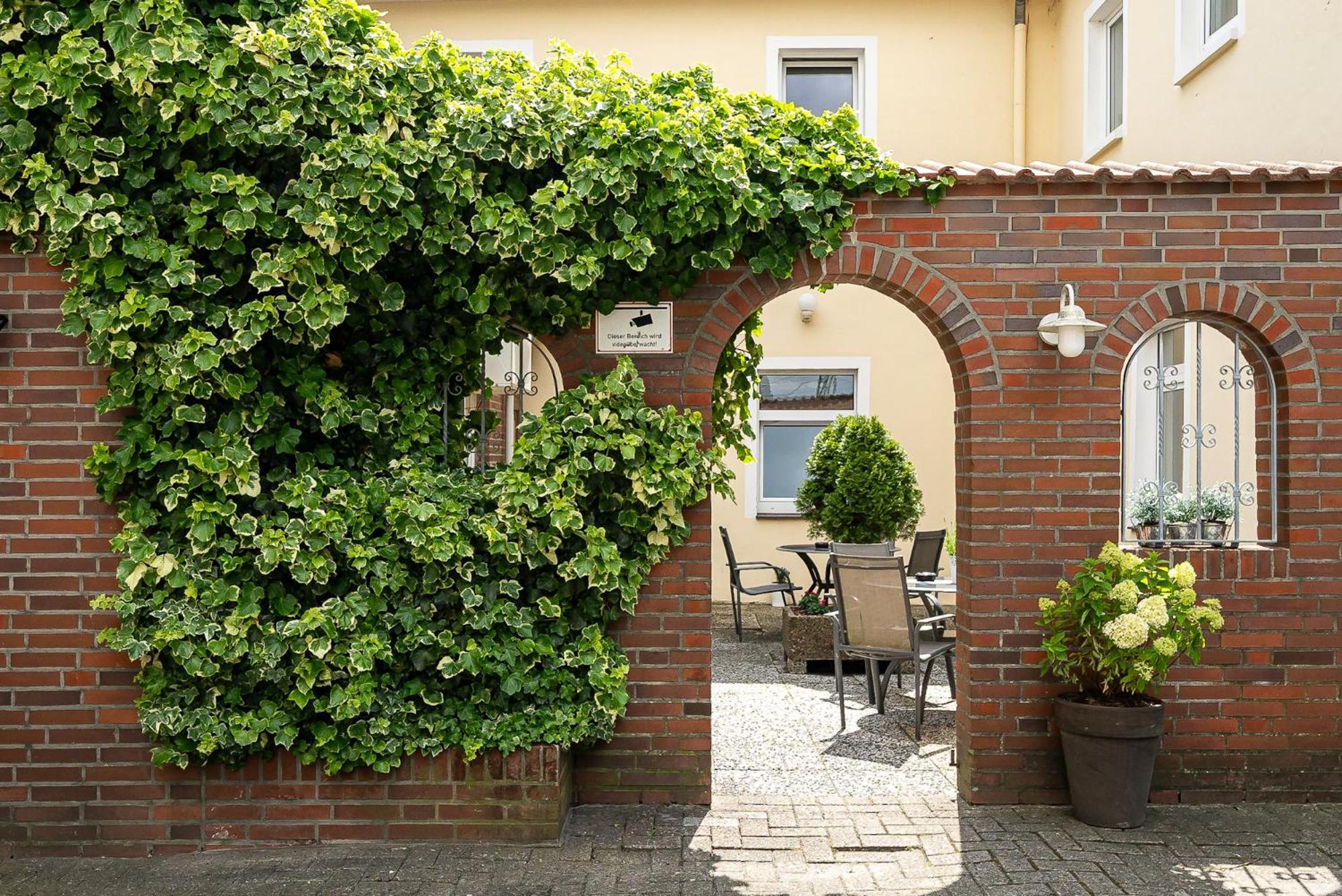 Sleepbeeone Wilhelmshaven Hotel Kültér fotó