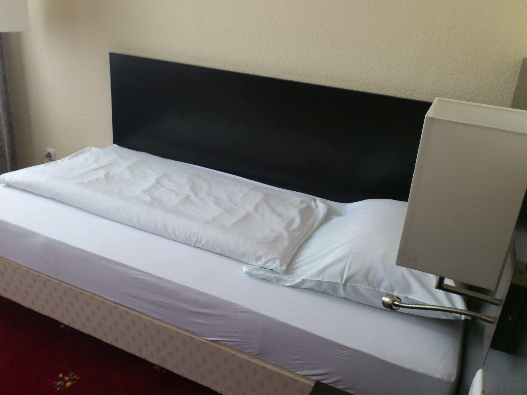 Sleepbeeone Wilhelmshaven Hotel Kültér fotó